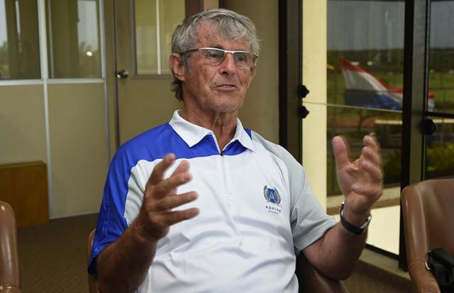 云开体育官网-米卢的哲学、幽默感和中国记忆